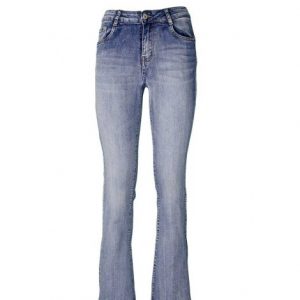 jeans-push-up-zampa-2025 jeans-push-up-zampa-2025